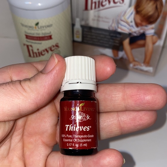 SOLD!! NEW!! Thieves Bundle - Household Cleaner -& Thieves Essential Oil - Picture 2 of 16